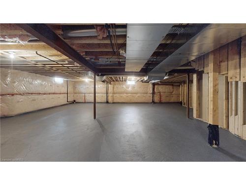 2238 Lyndhurst Drive, Oakville, ON - Indoor Photo Showing Garage