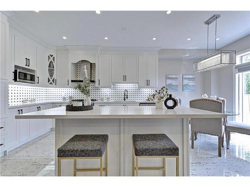 58 Curran Road, Hamilton, ON - Indoor Photo Showing Kitchen With Upgraded Kitchen