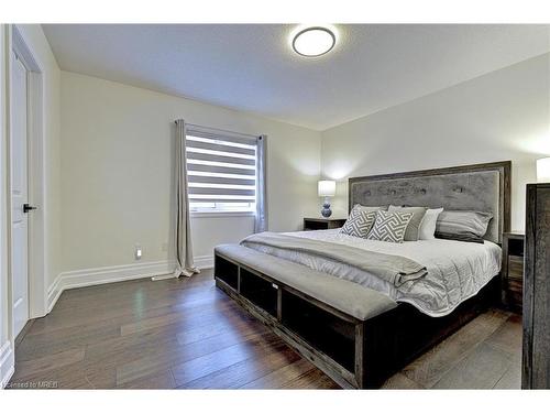 58 Curran Road, Hamilton, ON - Indoor Photo Showing Bedroom