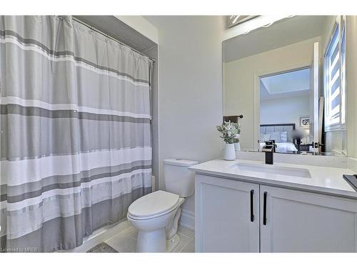 58 Curran Road, Hamilton, ON - Indoor Photo Showing Bathroom