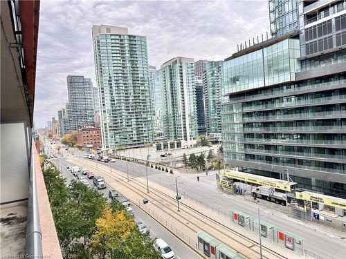 819-4 Spadina Avenue Avenue, Toronto, ON - Outdoor With Facade