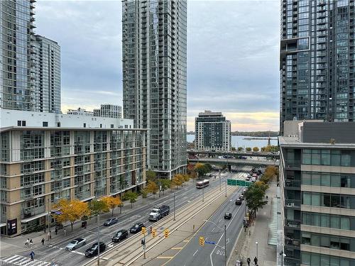 819-4 Spadina Avenue Avenue, Toronto, ON - Outdoor With Facade