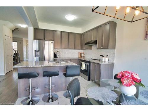 61 Queen Mary Boulevard Boulevard, Hamilton, ON - Indoor Photo Showing Kitchen With Upgraded Kitchen