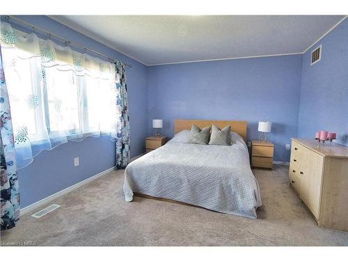 61 Queen Mary Boulevard Boulevard, Hamilton, ON - Indoor Photo Showing Bedroom