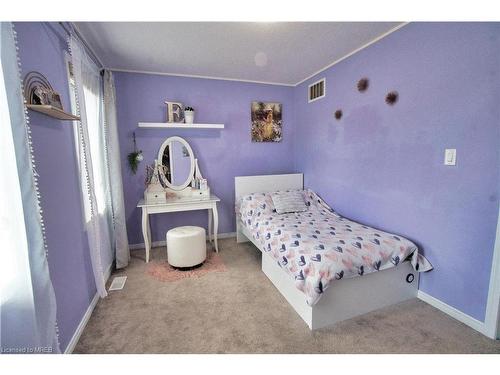 61 Queen Mary Boulevard Boulevard, Hamilton, ON - Indoor Photo Showing Bedroom