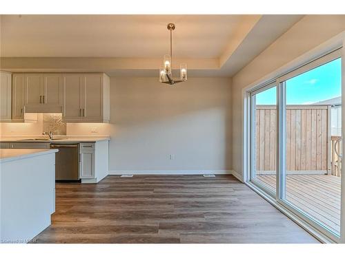 29-4552 Portage Road, Niagara Falls, ON - Indoor Photo Showing Kitchen With Double Sink