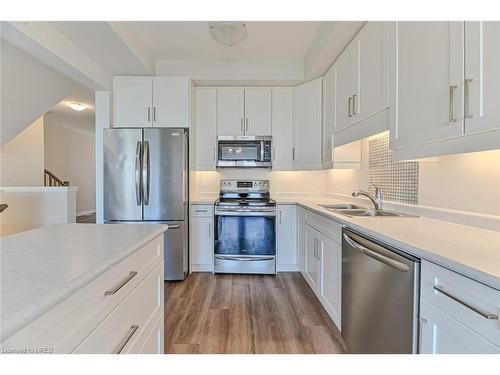 29-4552 Portage Road, Niagara Falls, ON - Indoor Photo Showing Kitchen With Double Sink