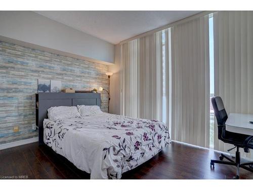 1908-225 Webb Drive, Mississauga, ON - Indoor Photo Showing Bedroom