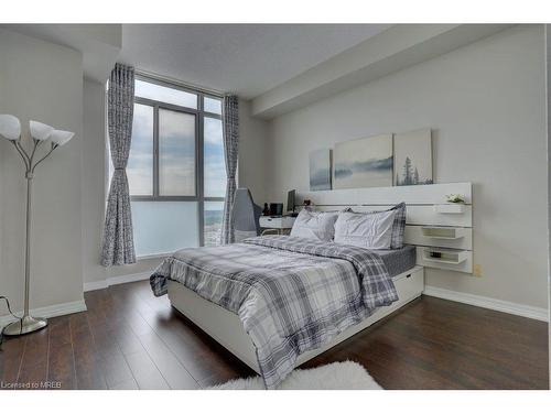 1908-225 Webb Drive, Mississauga, ON - Indoor Photo Showing Bedroom