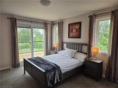 133 Rosie Street, The Blue Mountains, ON - Indoor Photo Showing Bedroom