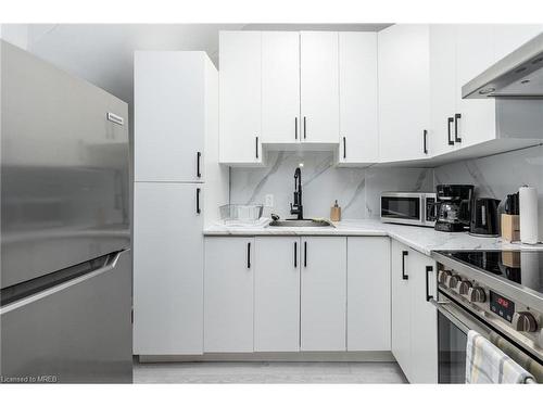 38 Inchbury Street, Hamilton, ON - Indoor Photo Showing Kitchen