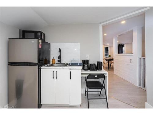 38 Inchbury Street, Hamilton, ON - Indoor Photo Showing Kitchen