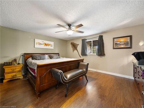 126 Shakespeare Crescent, Barrie, ON - Indoor Photo Showing Bedroom