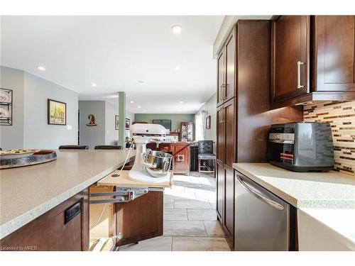 3005 Headon Forest Drive, Burlington, ON - Indoor Photo Showing Kitchen