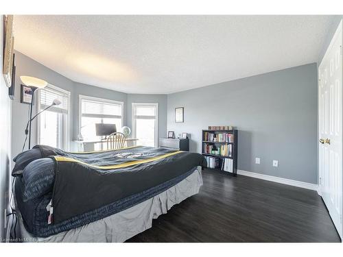 3005 Headon Forest Drive, Burlington, ON - Indoor Photo Showing Bedroom