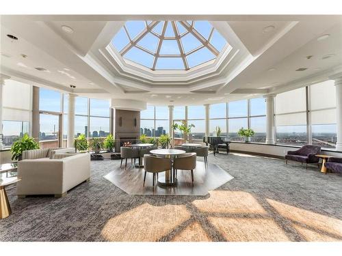 1204-45 Kingsbridge Garden Circle, Mississauga, ON - Indoor Photo Showing Living Room