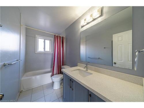 Upper-380 Phillip Murray Avenue, Oshawa, ON - Indoor Photo Showing Bathroom