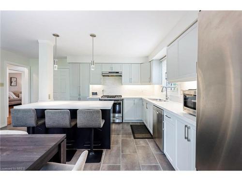 35 Treanor Crescent, Georgetown, ON - Indoor Photo Showing Kitchen With Upgraded Kitchen