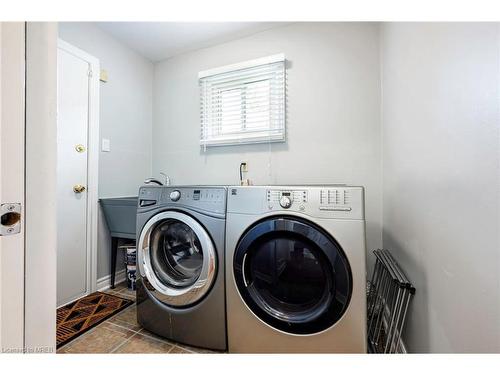 35 Treanor Crescent, Georgetown, ON - Indoor Photo Showing Laundry Room