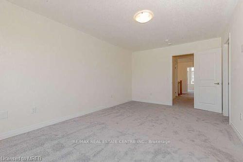 320 Bismark Drive, Cambridge, ON - Indoor Photo Showing Other Room