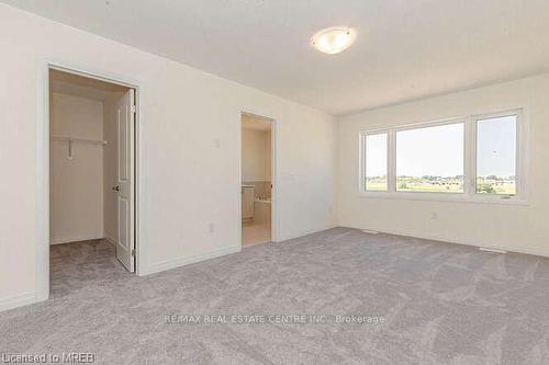 320 Bismark Drive, Cambridge, ON - Indoor Photo Showing Other Room