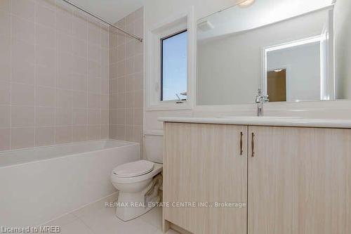 320 Bismark Drive, Cambridge, ON - Indoor Photo Showing Bathroom