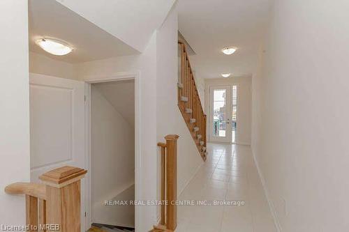 320 Bismark Drive, Cambridge, ON - Indoor Photo Showing Other Room