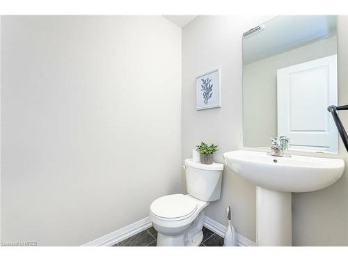 7381 Matteo Drive, Niagara Falls, ON - Indoor Photo Showing Bathroom