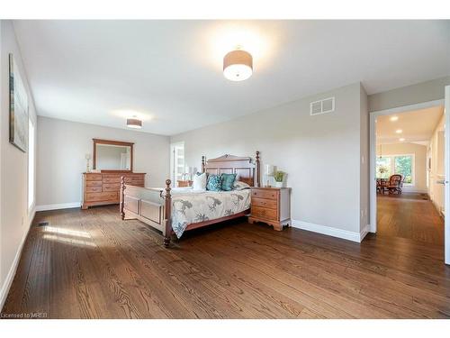 5917 Sixth Line, Erin, ON - Indoor Photo Showing Bedroom