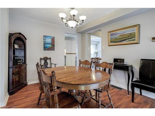 136-2315 Bromsgrove Road, Mississauga, ON - Indoor Photo Showing Dining Room