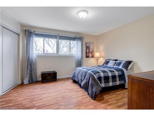 136-2315 Bromsgrove Road, Mississauga, ON - Indoor Photo Showing Bedroom