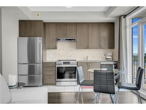 311-54 Sky Harbour Drive, Brampton, ON - Indoor Photo Showing Kitchen With Stainless Steel Kitchen With Upgraded Kitchen