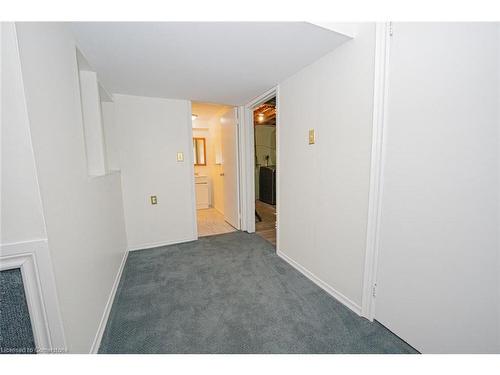 10 Windrush Crescent, Hamilton, ON - Indoor Photo Showing Other Room