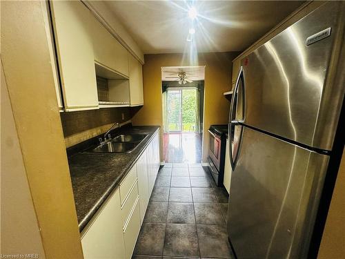 643 Albert Street, Waterloo, ON - Indoor Photo Showing Kitchen With Double Sink