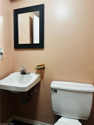 643 Albert Street, Waterloo, ON - Indoor Photo Showing Bathroom