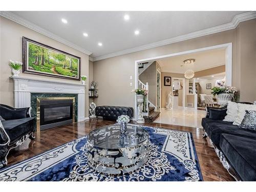 2098 Shorncliffe Boulevard, Oakville, ON - Indoor Photo Showing Living Room