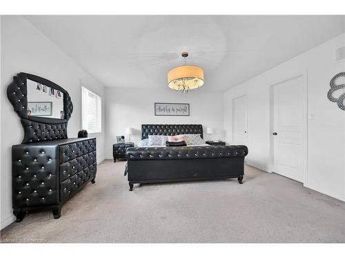 130 Chartwell Circle, Hamilton, ON - Indoor Photo Showing Bedroom