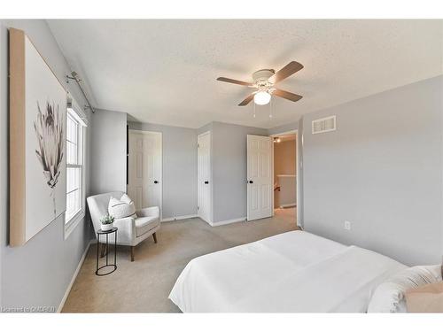 25-2935 Headon Forest Drive, Burlington, ON - Indoor Photo Showing Bedroom