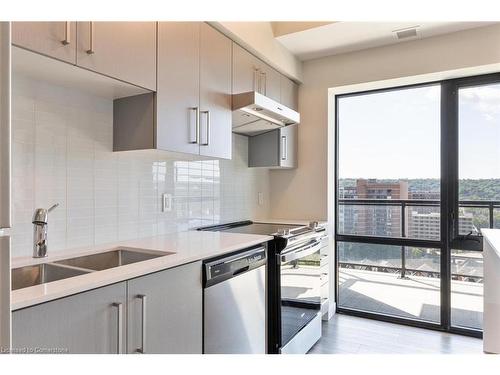 1502-15 Queen Street S, Hamilton, ON - Indoor Photo Showing Kitchen With Double Sink With Upgraded Kitchen