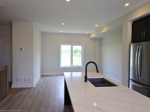 69 Fernridge Common, St. Catharines, ON - Indoor Photo Showing Kitchen With Double Sink