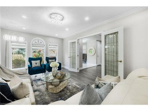 59 Dawnridge Trail, Brampton, ON - Indoor Photo Showing Living Room