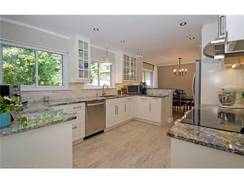 164 Mcmurchy Avenue S, Brampton, ON - Indoor Photo Showing Kitchen With Upgraded Kitchen