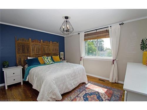 164 Mcmurchy Avenue S, Brampton, ON - Indoor Photo Showing Bedroom