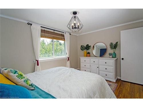 164 Mcmurchy Avenue S, Brampton, ON - Indoor Photo Showing Bedroom