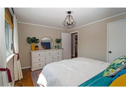 164 Mcmurchy Avenue S, Brampton, ON - Indoor Photo Showing Bedroom