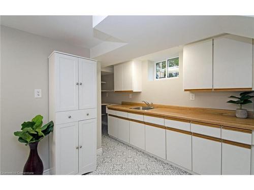 164 Mcmurchy Avenue S, Brampton, ON - Indoor Photo Showing Kitchen