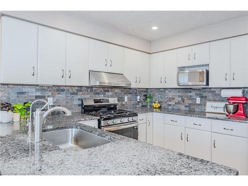 119 Silurian Drive, Guelph, ON - Indoor Photo Showing Kitchen With Upgraded Kitchen