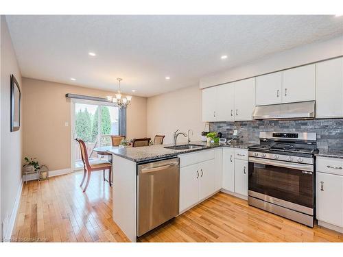 119 Silurian Drive, Guelph, ON - Indoor Photo Showing Kitchen With Upgraded Kitchen