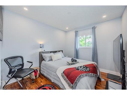 119 Silurian Drive, Guelph, ON - Indoor Photo Showing Bedroom