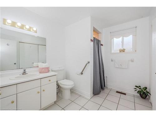 119 Silurian Drive, Guelph, ON - Indoor Photo Showing Bathroom